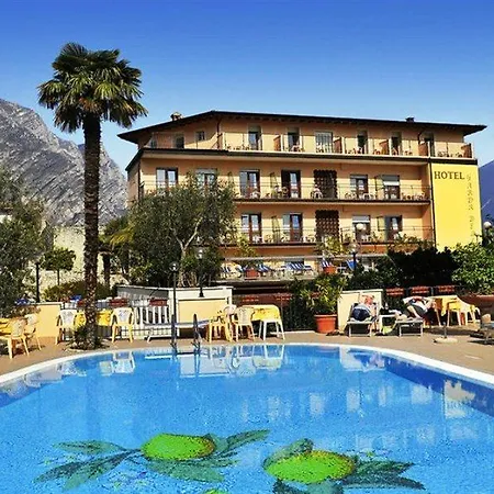 Hotel Garda Bellevue