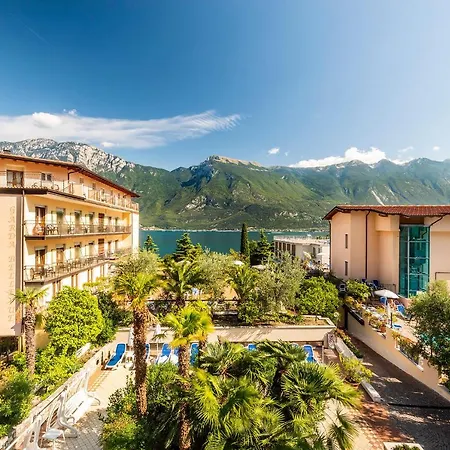 Ξενοδοχείο Garda Bellevue 4*